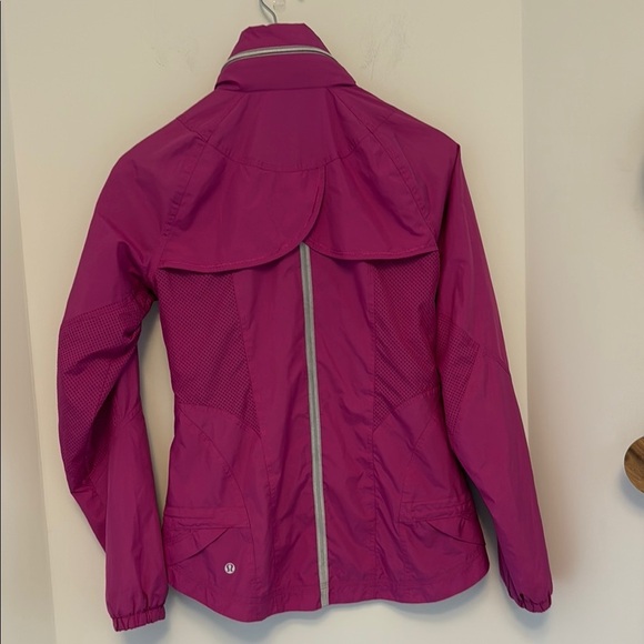 LULULEMON RUN:RECORD BREAKER JACKET WOMENS SIZE 4 - Picture 6 of 9